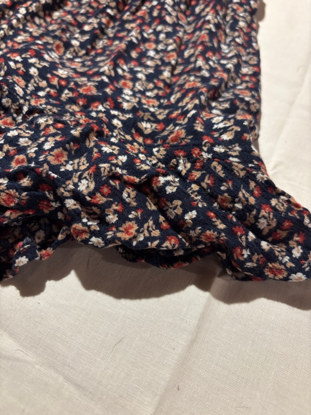 Hollister Navy Floral High-Rise Shorts with Red & Cream Blooms - Picture 4 of 4